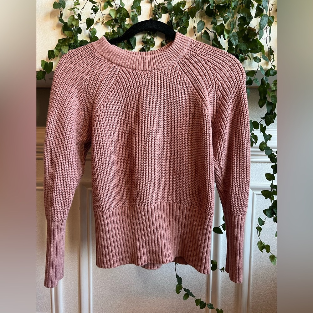 Universal Thread Blush Crew Neck Sweater